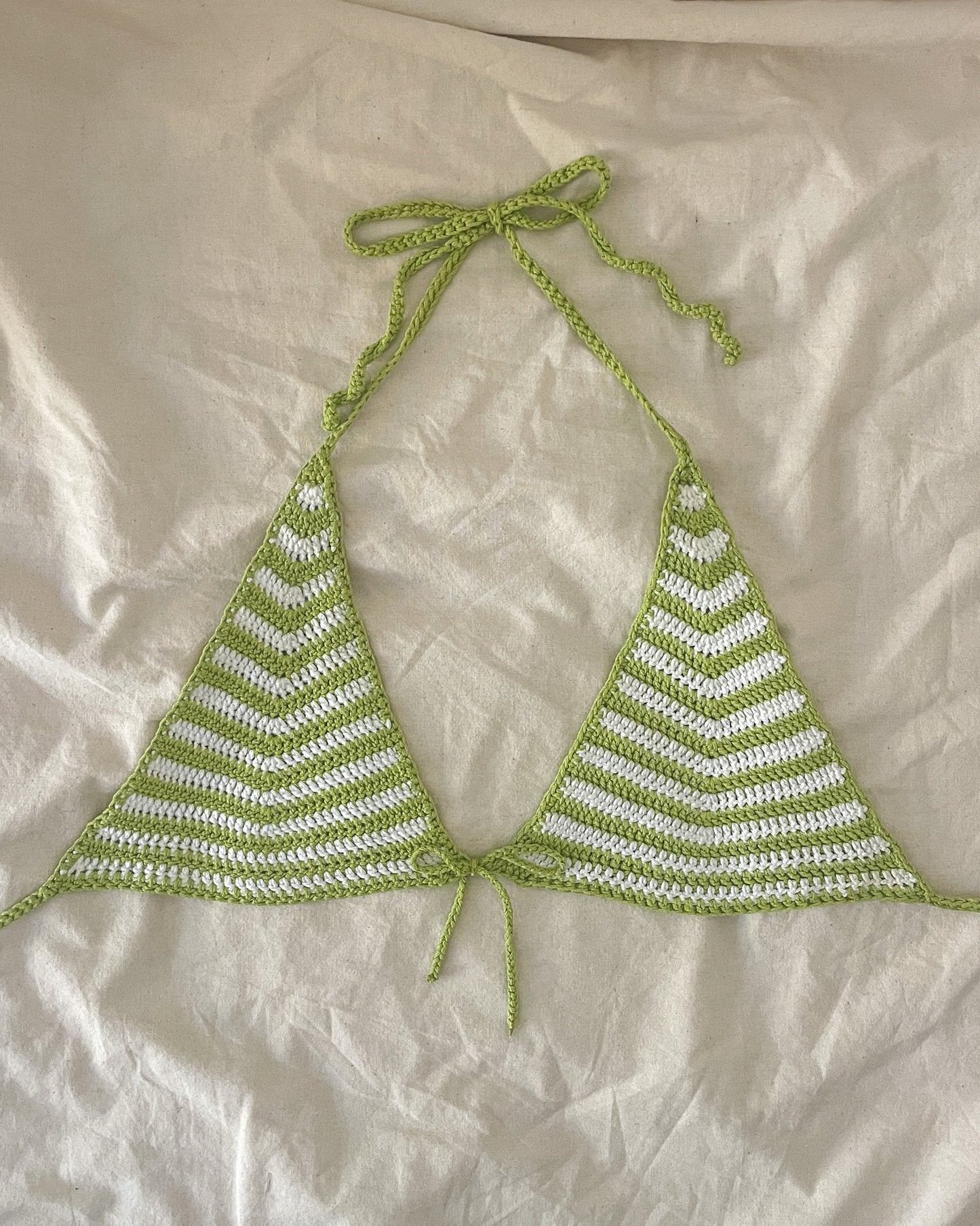 Halter bikini top crochet